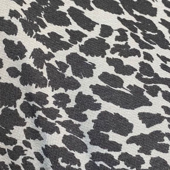 Comfy 2 piece Plus Size Leopard Print Lounge Set. - Picture 3 of 4